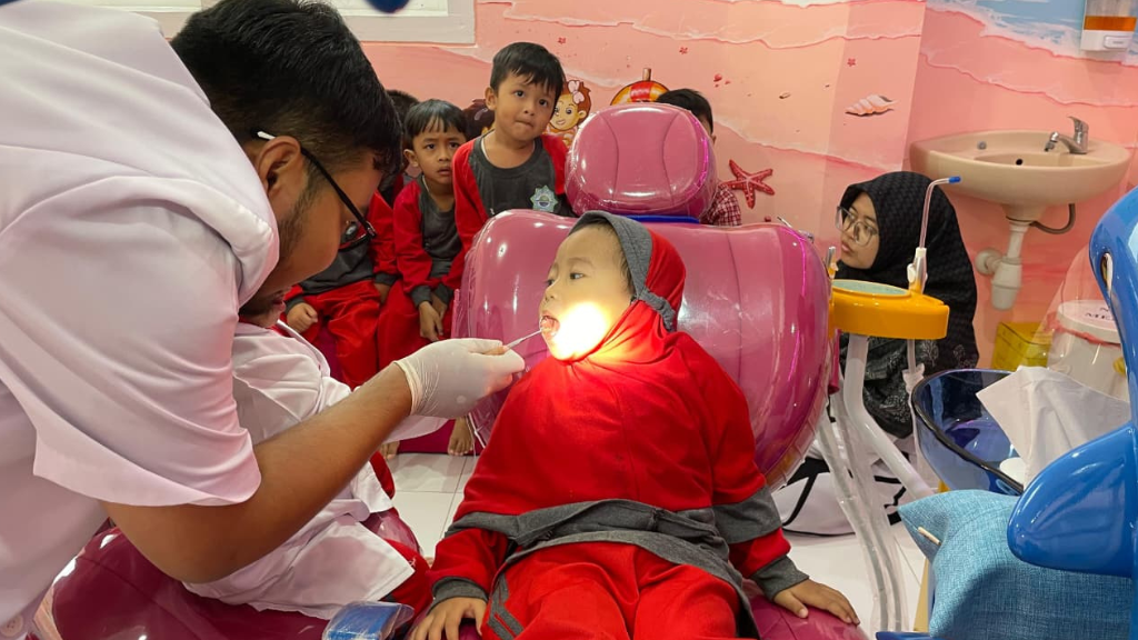 Kunjungan dokter gigi RuciDentalCare